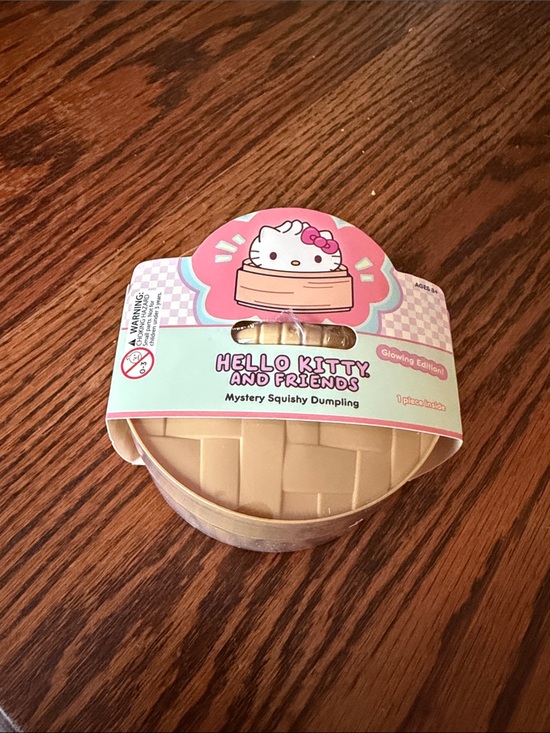 Hello Kitty Other - Hello Kitty Pink & Beige Mystery Squishy Dumpling Toy